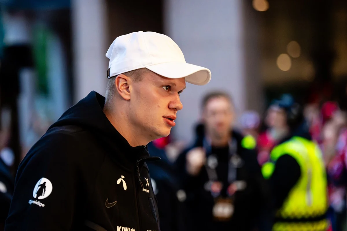 Erling Haaland es titular en Noruega – Dinamarca