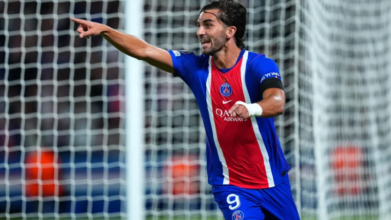 Ferrán Torres anotó su séptimo gol en seis partidos con PSG