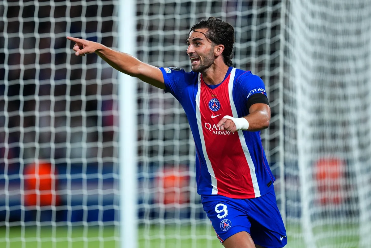 Ferrán Torres anotó su séptimo gol en seis partidos con PSG