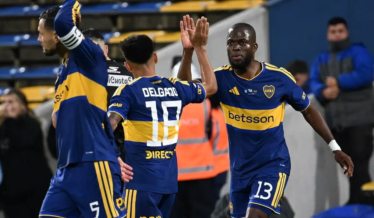 Boca revirtió un partidazo ante Racing con triplete de Enner Valencia y pasó a las semifinales de Copa Argentina