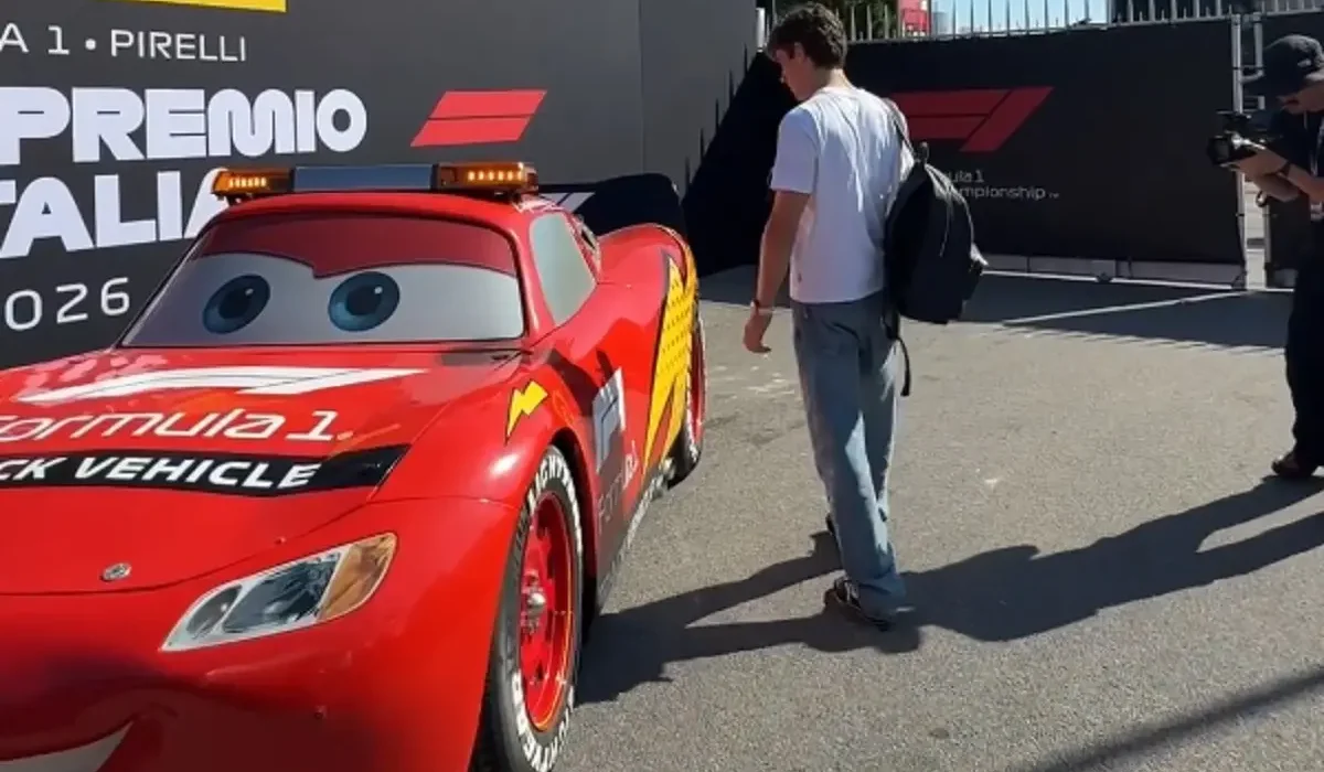 Franco Colapinto se sorprendió con el Rayo McQueen y tuvo un accidentado encuentro