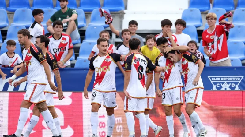 Rayo Vallecano remontó al Racing de Santander y ganó un partidazo con nueve jugadores