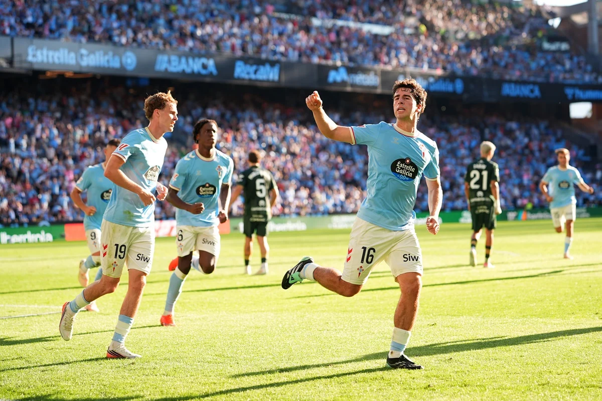 Celta cortó su sequía goleando a Racing de Santander