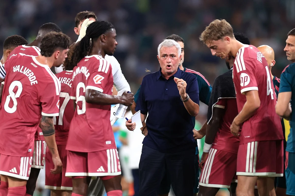 Mourinho estalló tras la derrota: «Betis jugó a empatar y le salió el gordo»
