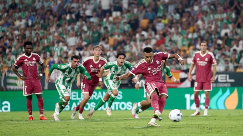 Real Madrid dejó su invicto en La Cartuja: Mbappé falló un penal agónico en el triunfo de Betis