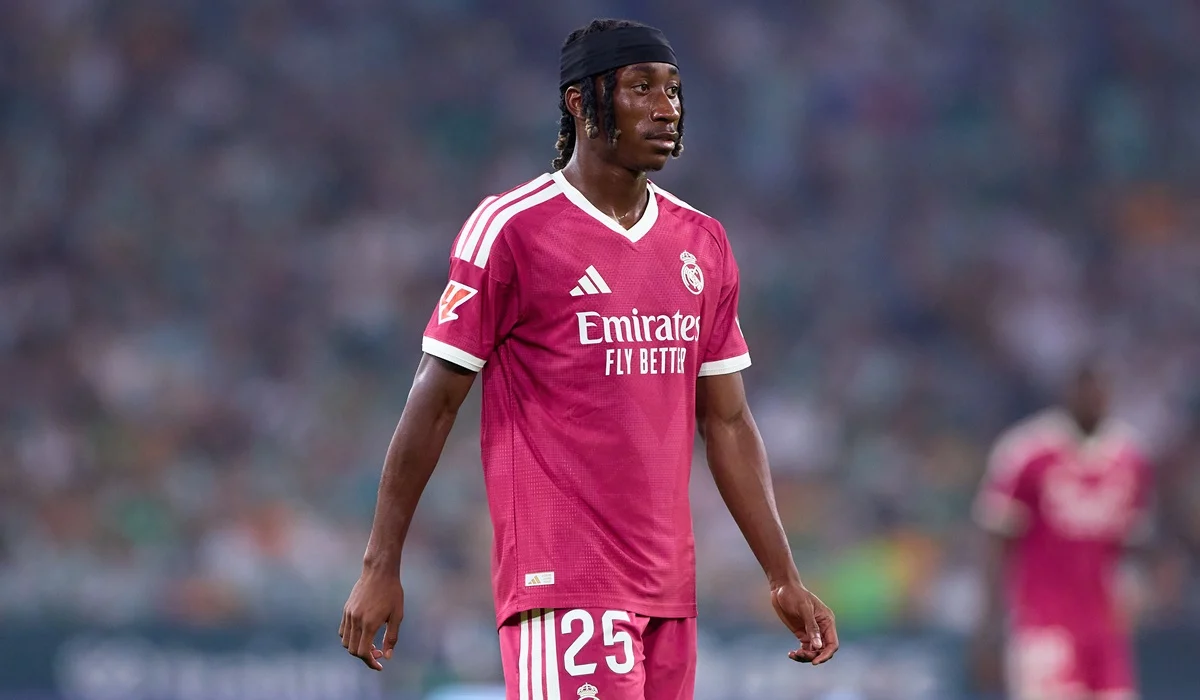 Yan Diomande es titular por primera vez en Real Madrid