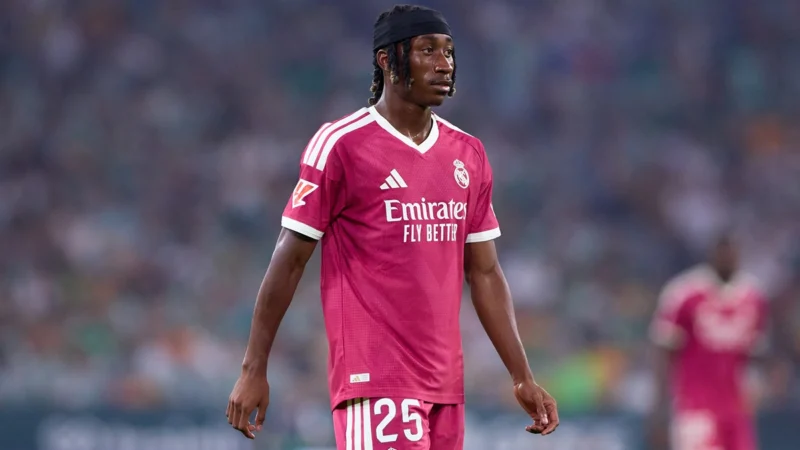 Yan Diomande es titular por primera vez en Real Madrid