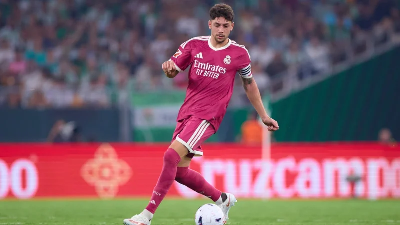 Valverde aprovechó un tremendo error de Josep Martínez y marcó para Real Madrid en Champions