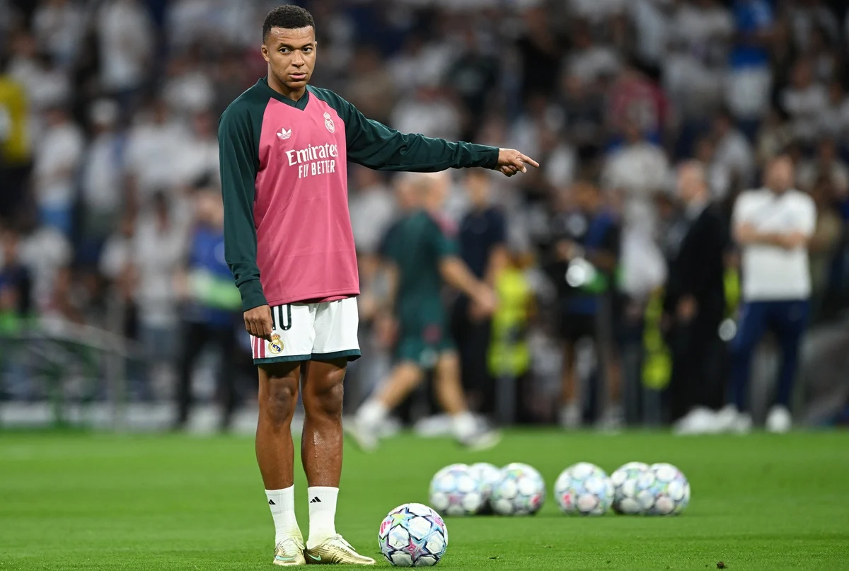 Mbappé recibió la bota de oro por ser goleador de la Champions pasada