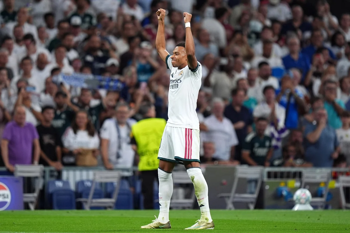 Mbappé se metió en el top 5 de goleadores históricos de Champions League