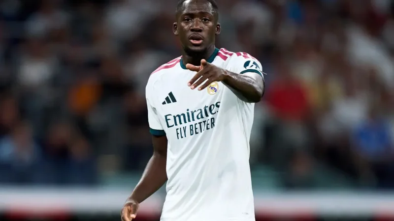 Se confirmó la lesión de Ibrahima Konaté en Francia y Leny Yoro será su reemplazante