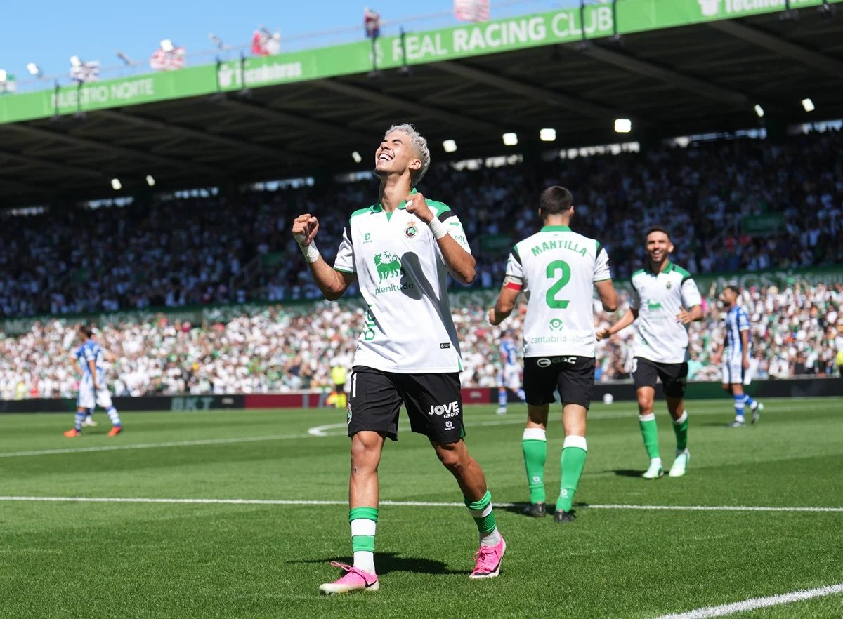 Racing de Santander remontó ante Alavés con gran Zabiri para su segundo triunfo en La Liga