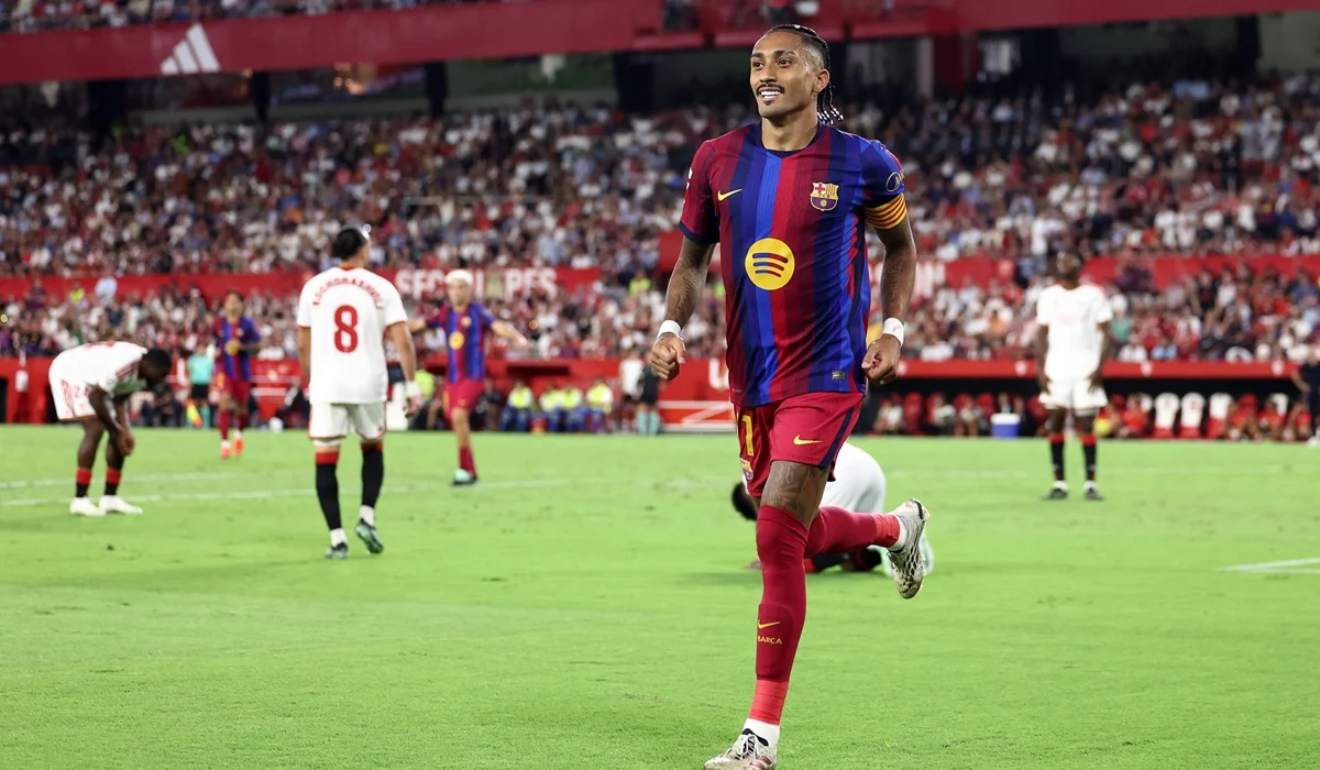 Barcelona derrotó a Sevilla con otro hat-trick de Raphinha