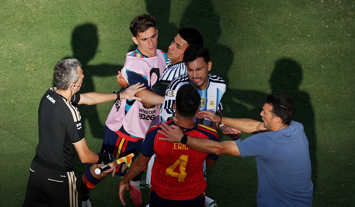 Paredes, Almada y Molina empiezan a cumplir la sanción con Argentina