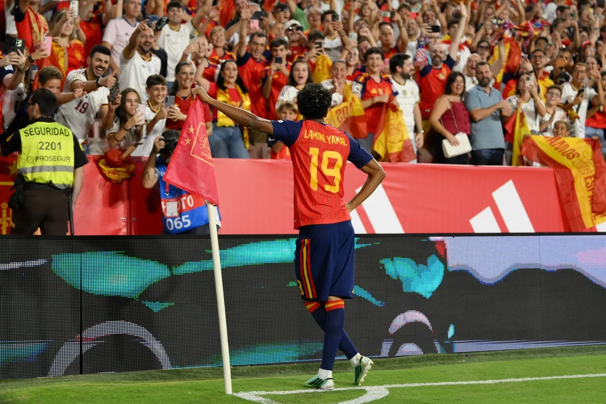 Croacia ni la tocó y España ya gana con gol de Lamine Yamal