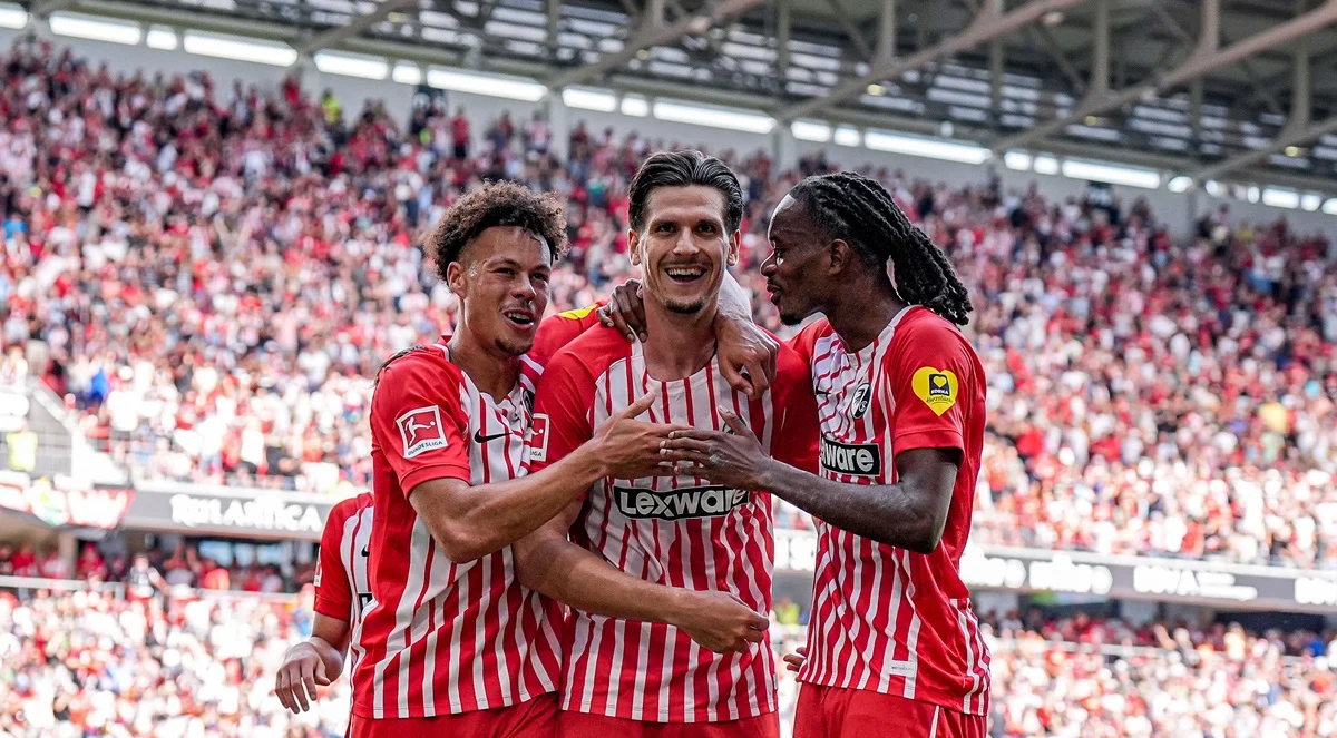 Friburgo alcanzó a Bayern Múnich en la cima de la Bundesliga con su empate en Frankfurt