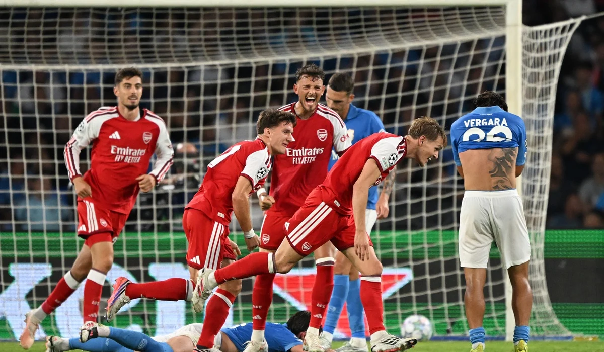 Arsenal fue más que Napoli y le ganó en el Maradona
