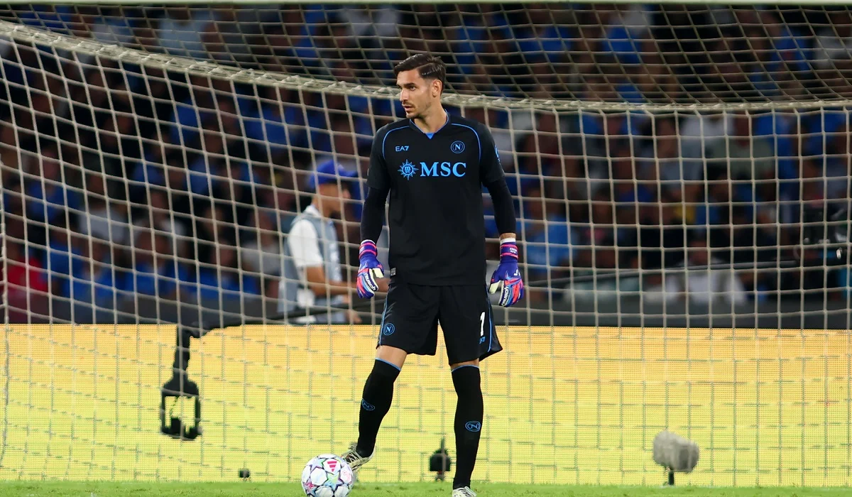 Alarma y sorpresa en Napoli por la lesión de Alex Meret en Champions League