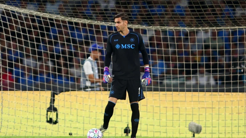 Alarma y sorpresa en Napoli por la lesión de Alex Meret en Champions League