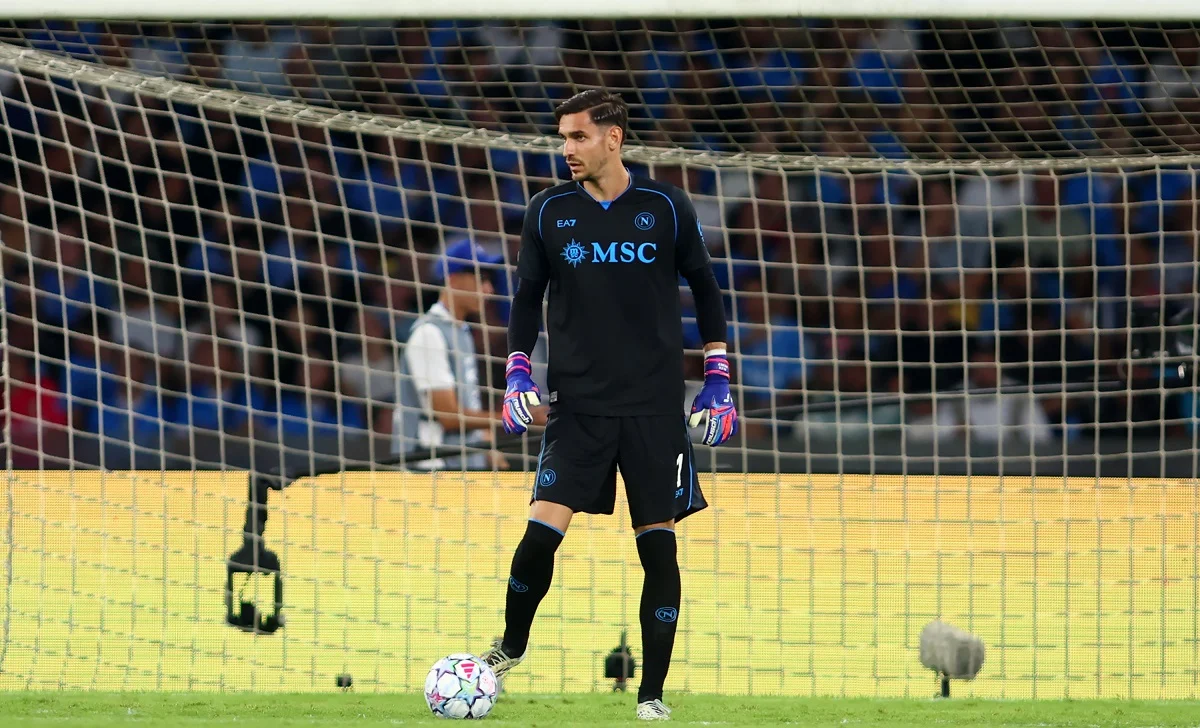 Alarma y sorpresa en Napoli por la lesión de Alex Meret en Champions League
