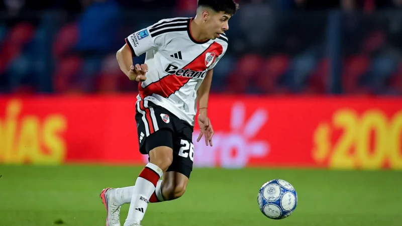 River amplió ante Independiente Rivadavia con golazo de Galván