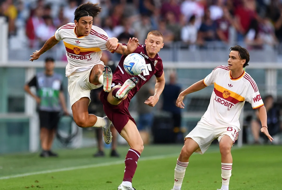 Roma le ganó a Torino y lidera con puntaje ideal