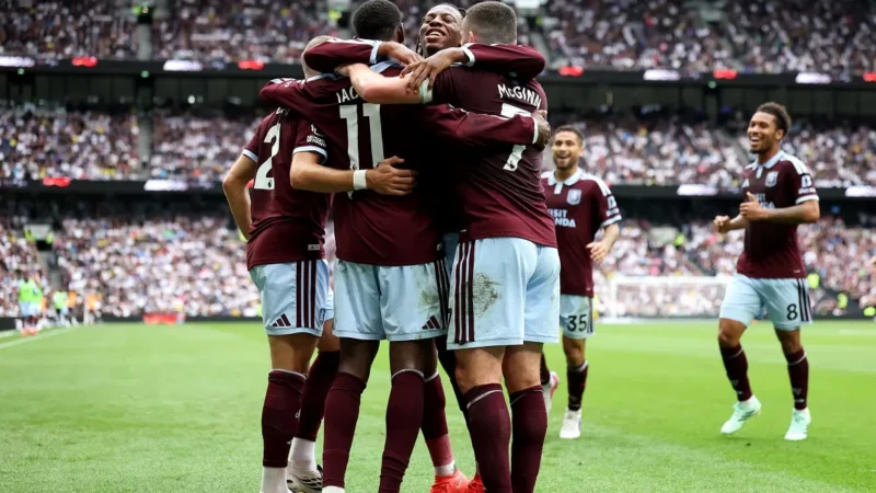 Aston Villa le dio otro golpe al Tottenham y consiguió su primer triunfo en la Premier League