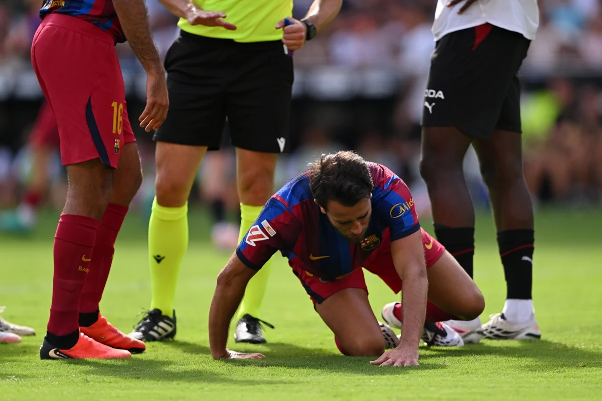 Eric García se retiró lesionado en Barcelona tras recibir un golpe de su compañero Rodri