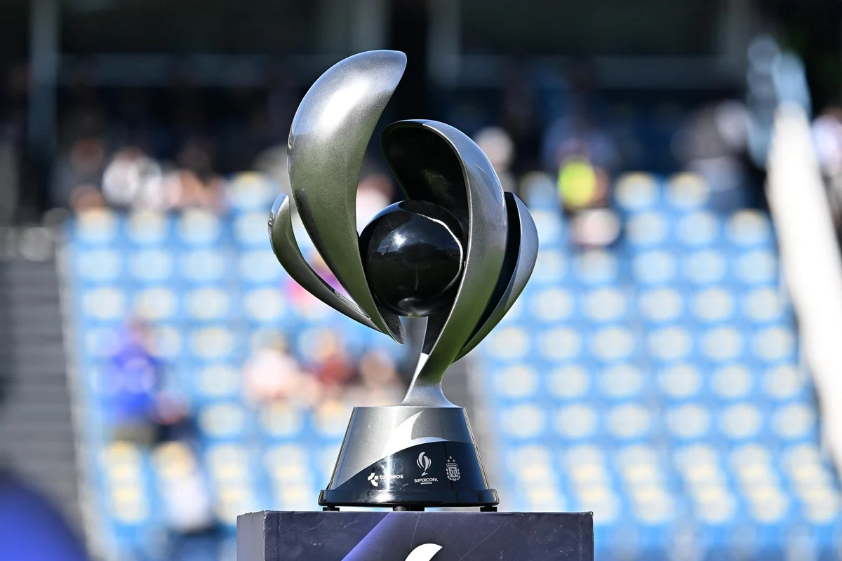 El fútbol argentino tendrá un nuevo torneo en 2027: La Recopa de Campeones