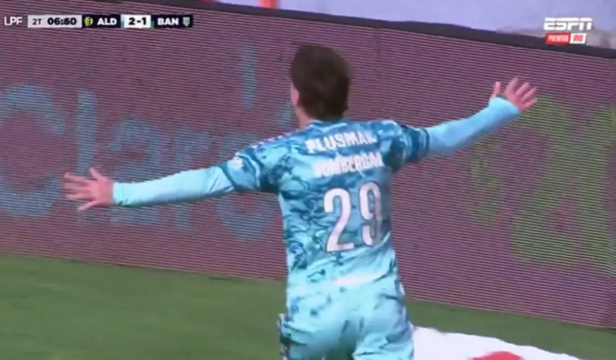 Andrés Vombergar sigue de racha en Aldosivi: doblete ante Banfield y cuatro goles en tres partidos