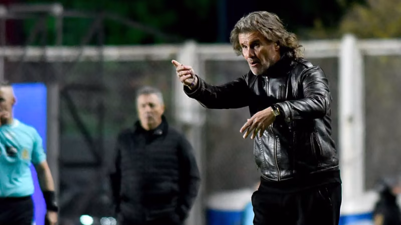 Rubén Darío Insúa apuntó contra Alexis Cuello por su reacción: «Si un jugador se enoja cuando sale le está faltando el respeto al compañero que entra»