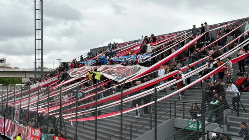 Barracas Central cantó contra River y su presidente Stefano Di Carlo: “Chilindrina botón”