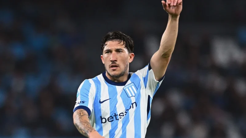 Alfonso Espino quedó separado del plantel de Racing
