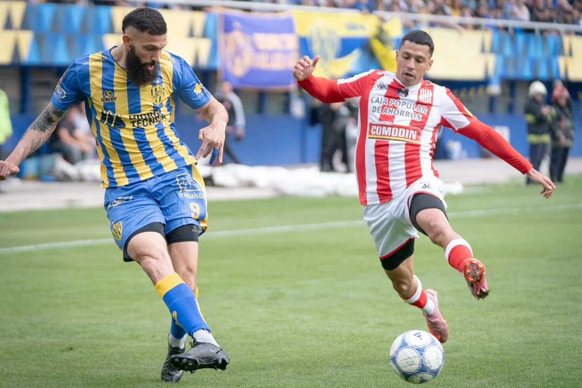Atlanta le ganó a San Martín de Tucumán y quedó a uno de la cima