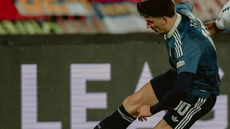 Christos Tzolis salió lesionado en Grecia y Arsenal sumó otra baja