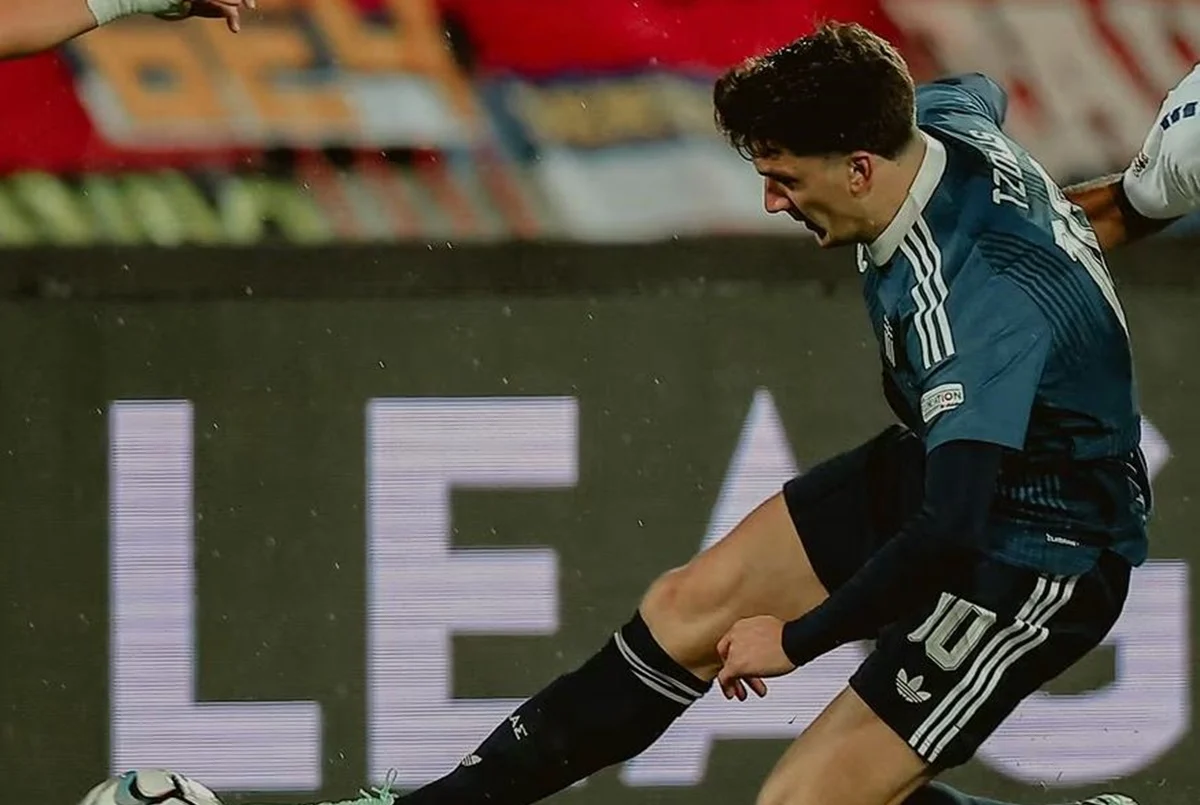 Christos Tzolis salió lesionado en Grecia y Arsenal sumó otra baja