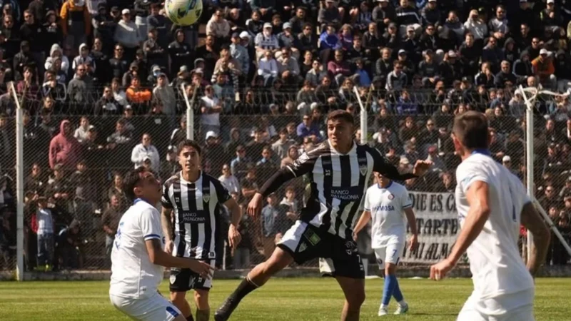 Cipolletti goleó a Sol de América y es semifinalista en el Federal A