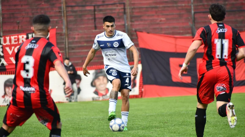 Acassuso goleó a Defensores de Belgrano y puso caliente la definición por el descenso en la Zona A