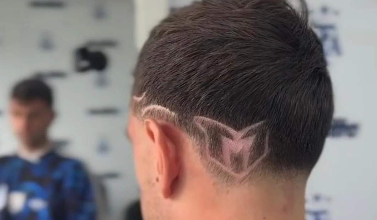 El homenaje del Dibu Martínez a Lionel Messi: un corte de pelo muy especial