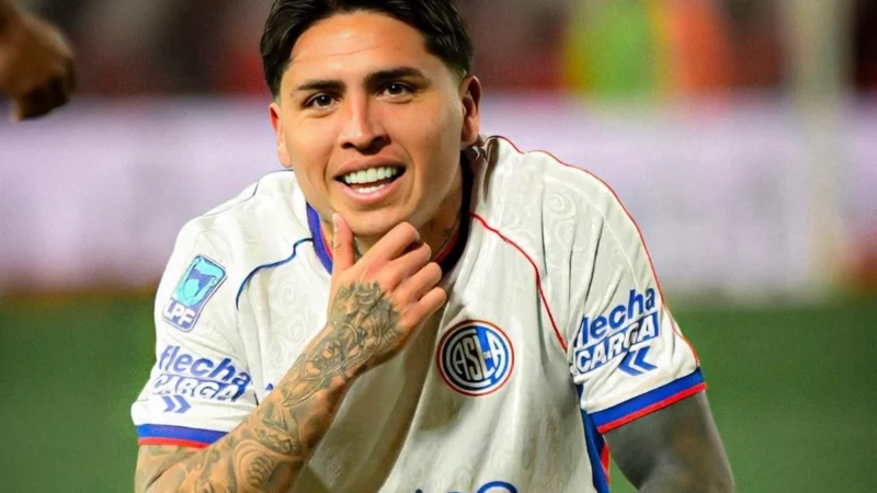 Facundo Farías salió lesionado en San Lorenzo y encendió alarmas