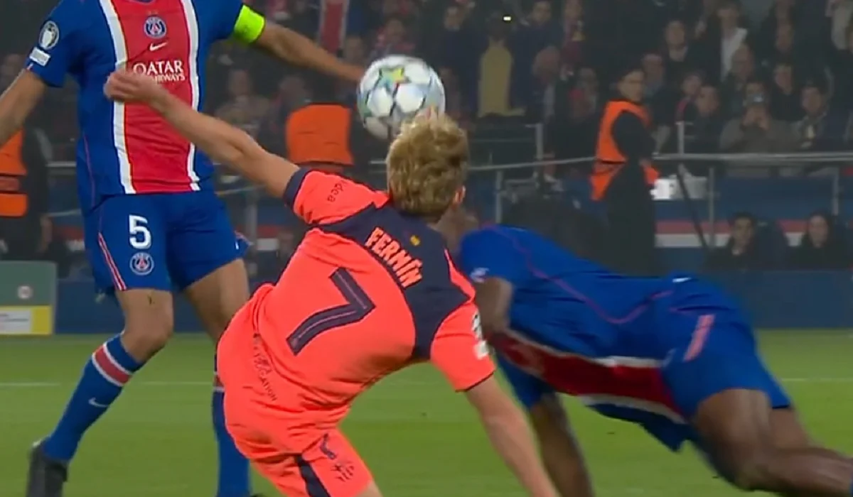 Fermín López le pateó los dientes a Willian Pacho en PSG – Barcelona