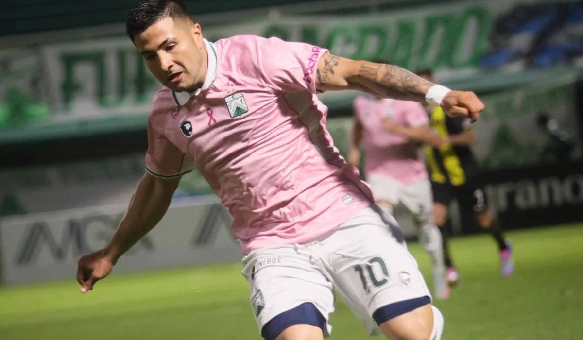 Ferro falló un penal, se enojó con Viñas, y perdió con Deportivo Madryn