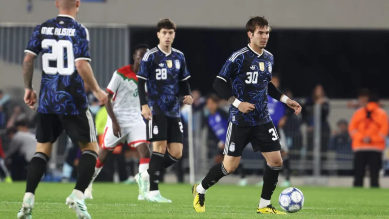 Franco Mastantuono marcó el sexto de Argentina y consiguió su primero con la Selección