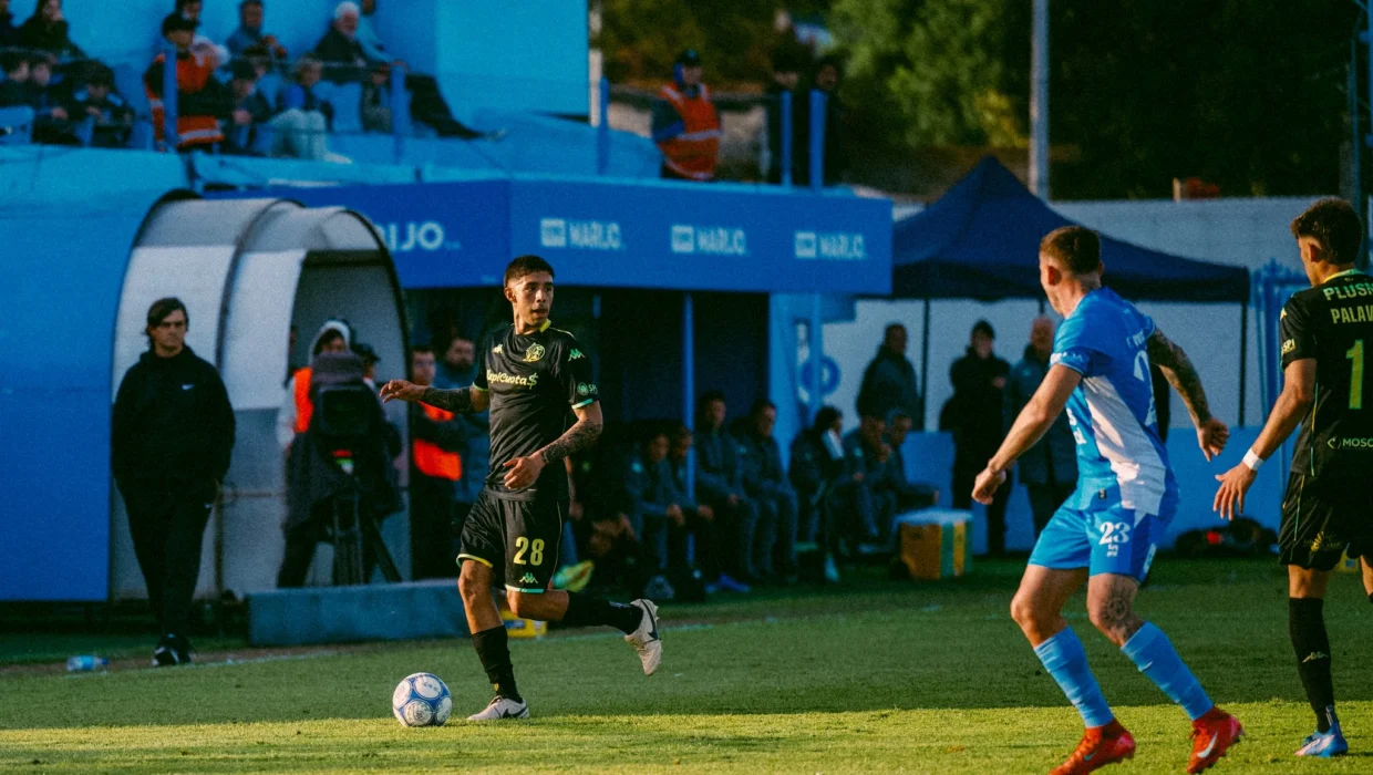 Estudiantes de Río Cuarto remontó en el final y dejó al borde del descenso a Aldosivi