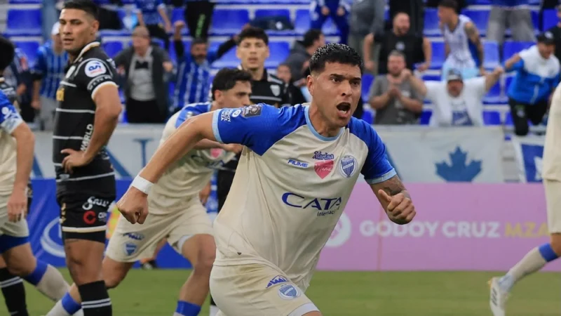 Godoy Cruz goleó a Estudiantes en Mendoza con un Martín Pino estelar