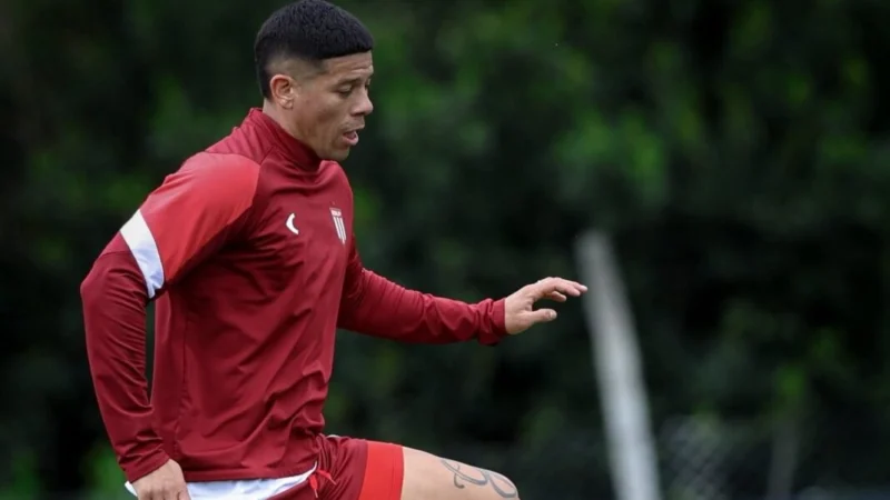 Marcos Rojo aún no está habilitado y no es seguro que podrá jugar esta noche ante Flamengo