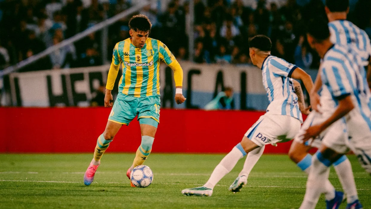 En caliente noche Racing se lo dio vuelta a Aldosivi que perdió la categoría