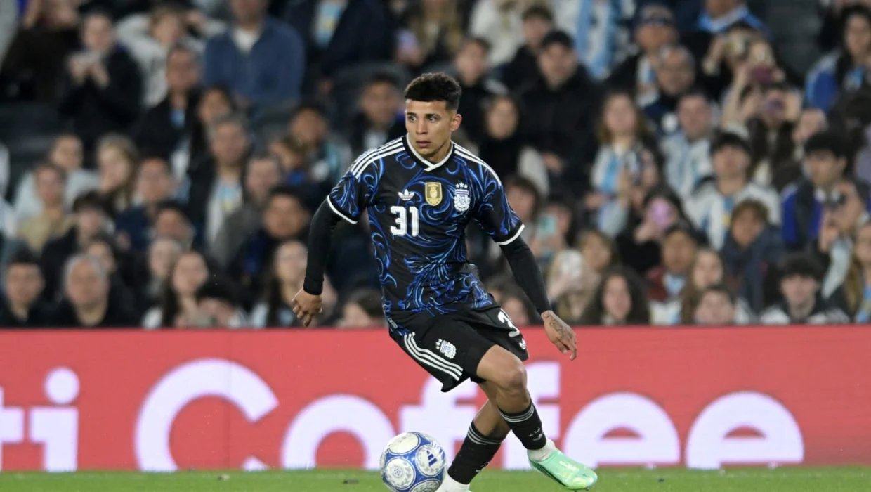 Un día después de su doblete ante Unión, Leonel Flores sumó minutos en la goleada de Argentina frente a Burkina Faso