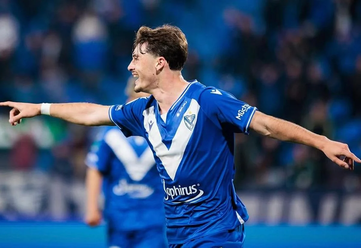 Vélez gastó dos cambios por lesión en 14 minutos: Lanzini y Policella