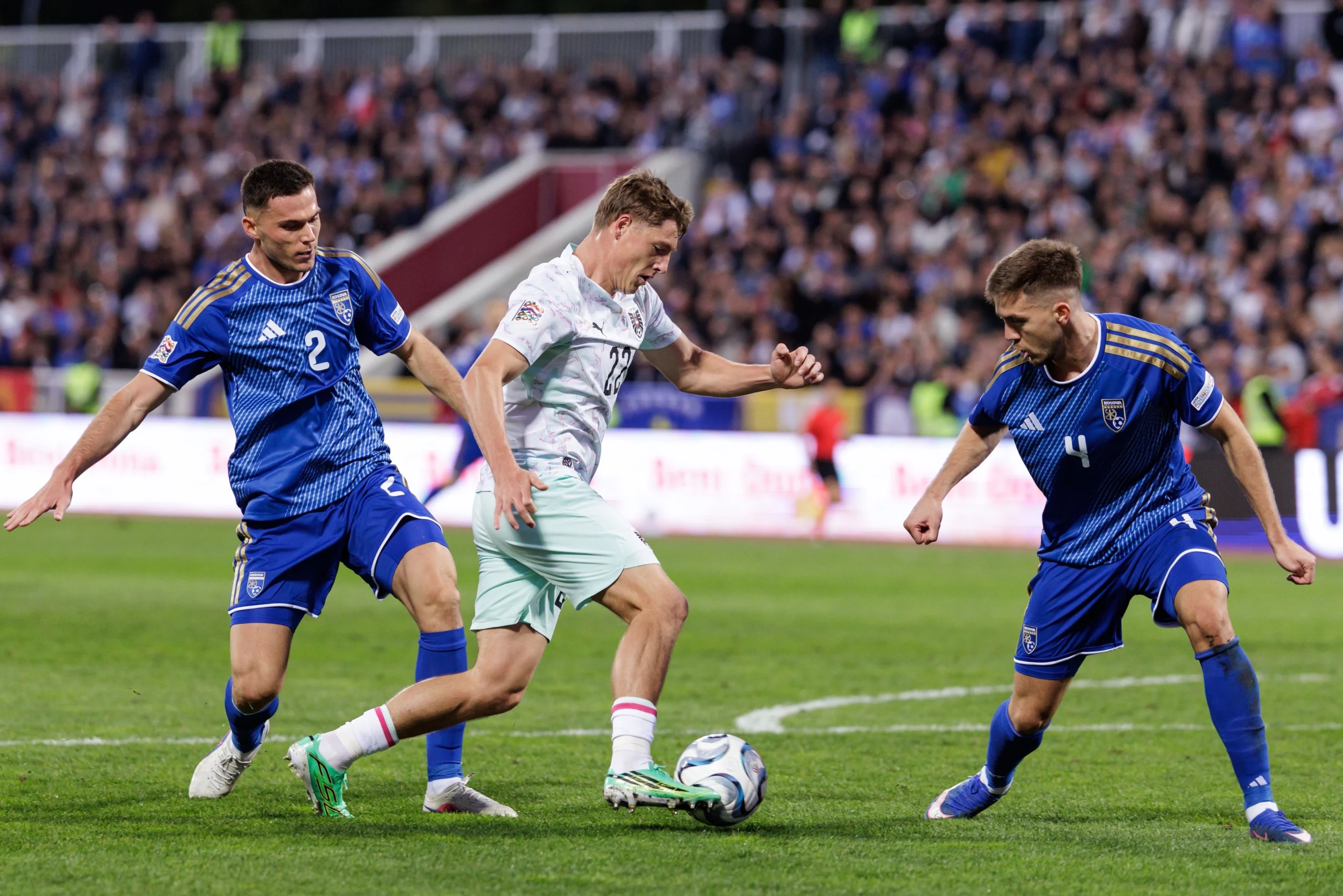 Austria salvó un punto en su visita a Kosovo y se mantiene como líder en la Nations League
